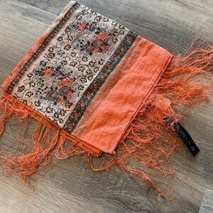 NWT Chaudry Orange Floral Patterned Scarf with Fringe
Sz 40 x 40